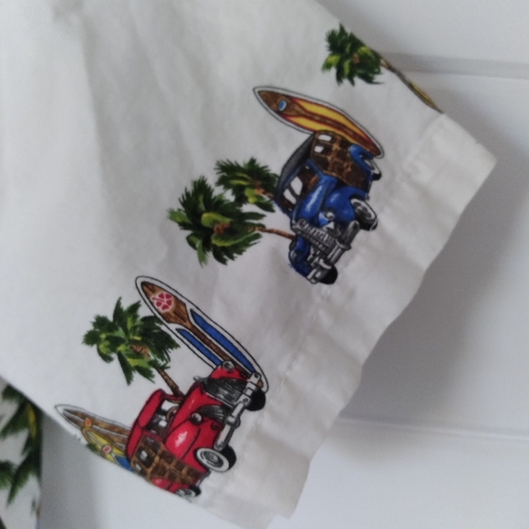 Authentic Hawaiian graphic boys button up shirt - Picture 3 of 8